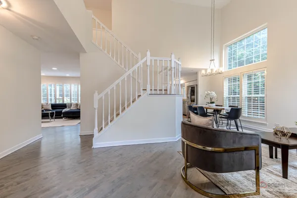 589 MARSEILLES CIR
