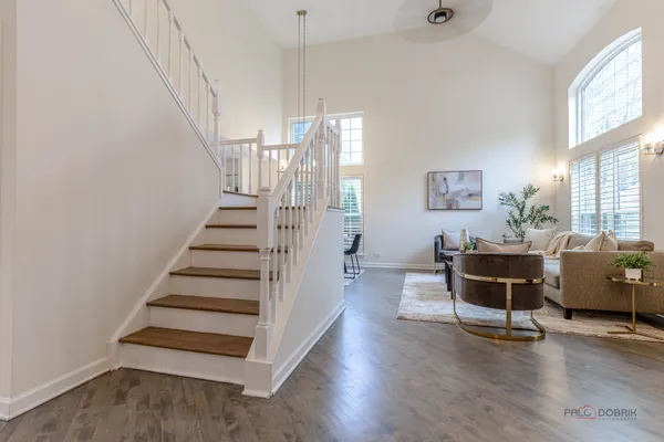 589 MARSEILLES CIR