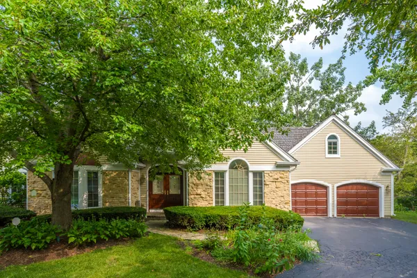 4638 TWIN LAKES LN