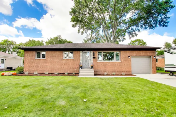 16 AUDREY LN