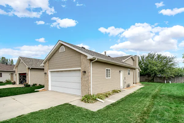 1443 TRUMAN DR