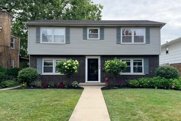 729 LATIMER LN