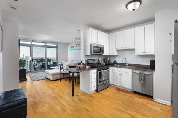125 S JEFFERSON ST 2308