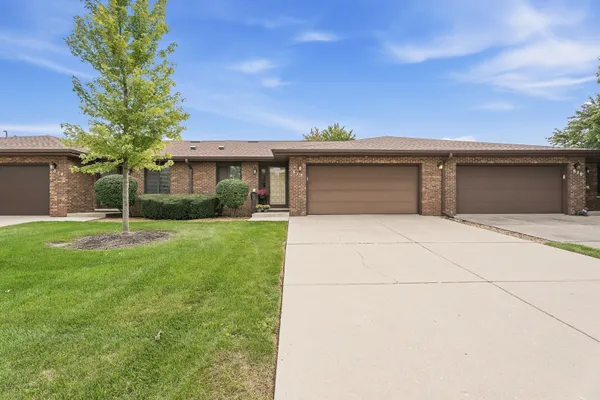 818 SHAGBARK RD