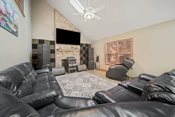 384 POLO CLUB DR