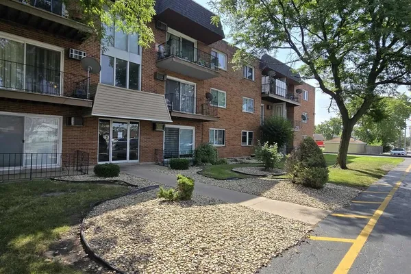 11245 S HARLEM AVE B1