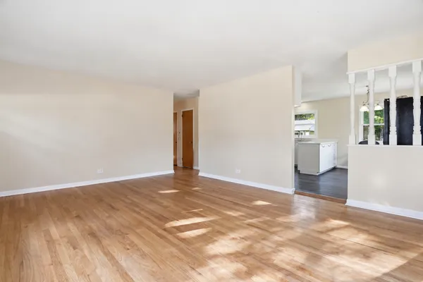 2132 LINDEN AVE