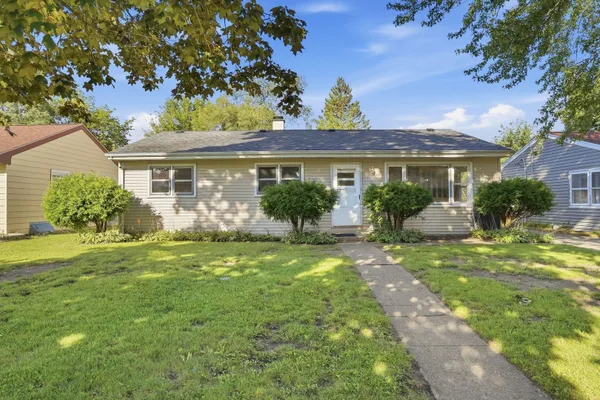 2132 LINDEN AVE