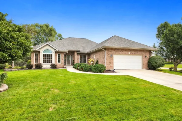 781 ARROWHEAD DR