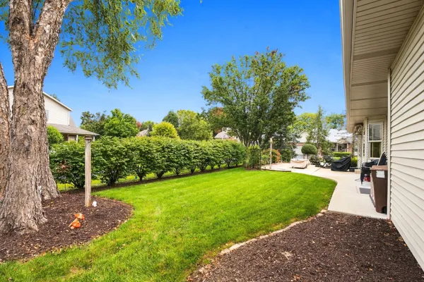 781 ARROWHEAD DR