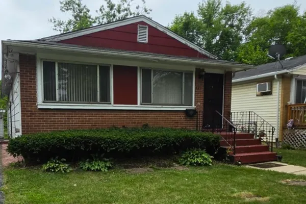 821 E 10TH PL
