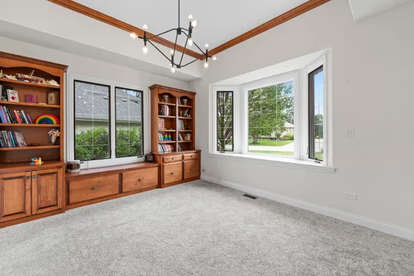208 SAWGRASS DR