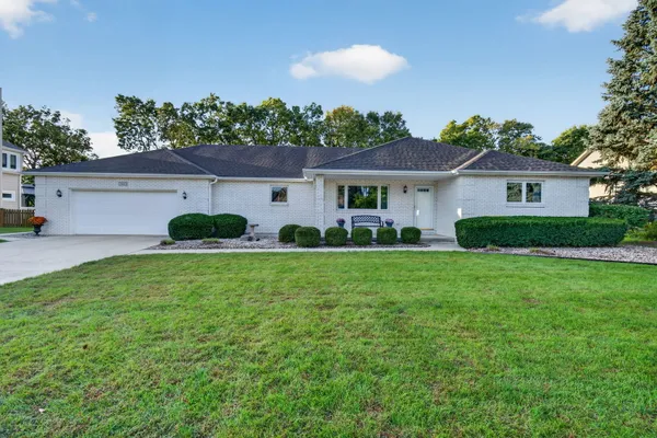 25053 W MCMILLIN DR