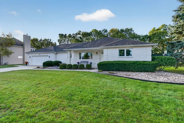 25053 W MCMILLIN DR