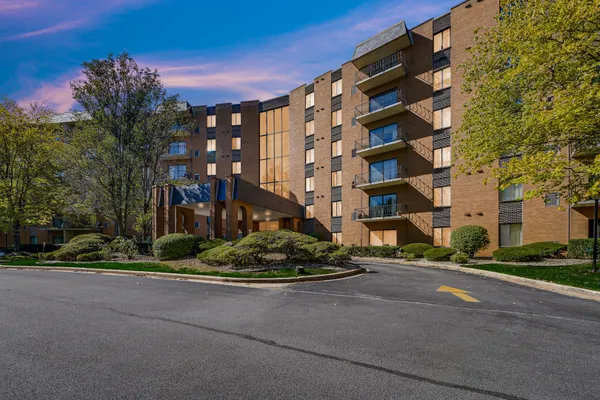 900 W SUNSET DR 409
