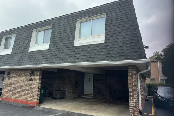 2856 W TOUHY AVE H