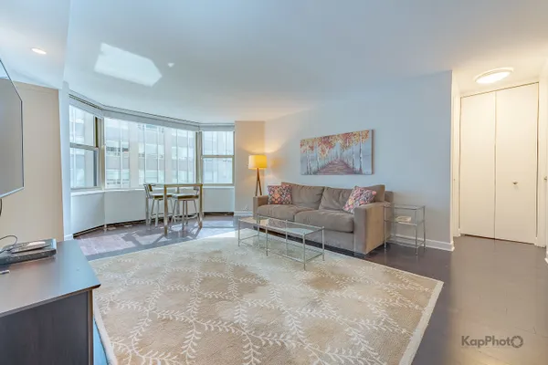 535 N MICHIGAN AVE 2003