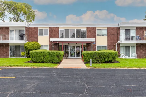 100 DEBORAH LN B18