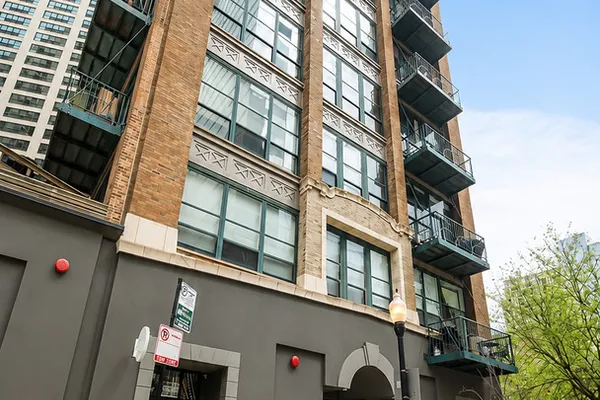 1133 S WABASH AVE 806