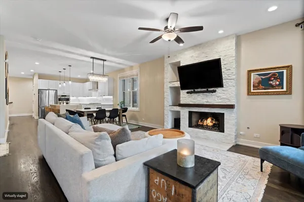 1939 N HUMBOLDT BLVD 1S