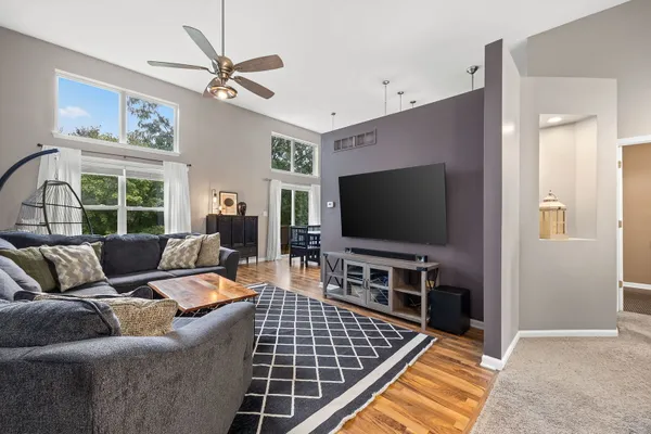 347 GLADSTONE LN