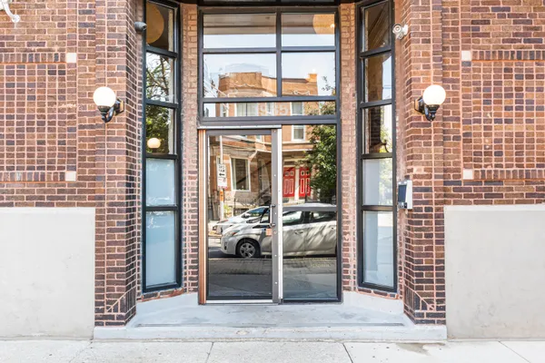 1935 N FAIRFIELD AVE 402