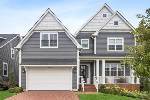 1137 HICKORY DR