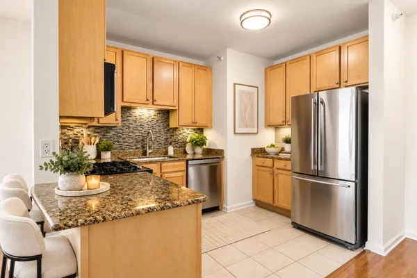 125 S JEFFERSON ST 2408