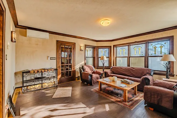 2426 OAK PARK AVE