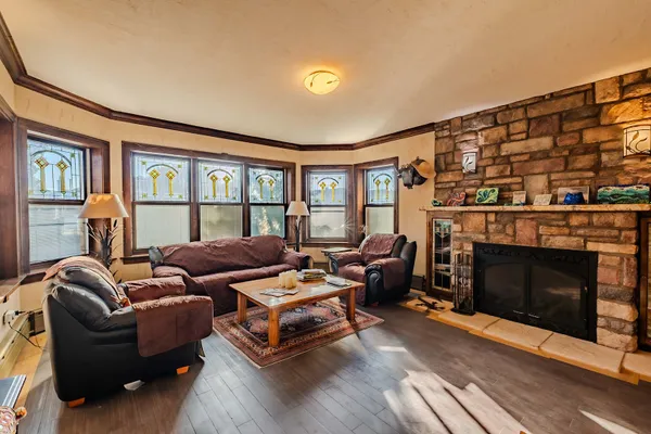 2426 OAK PARK AVE