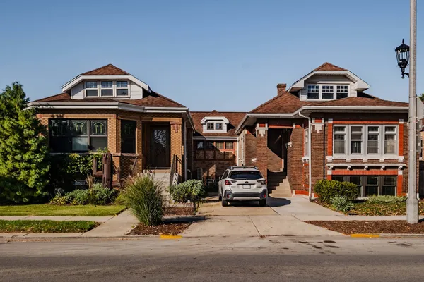2426 OAK PARK AVE