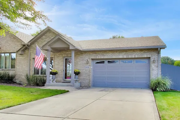 11S352 DEER TRAIL CT
