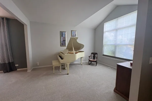 1057 DANA CT