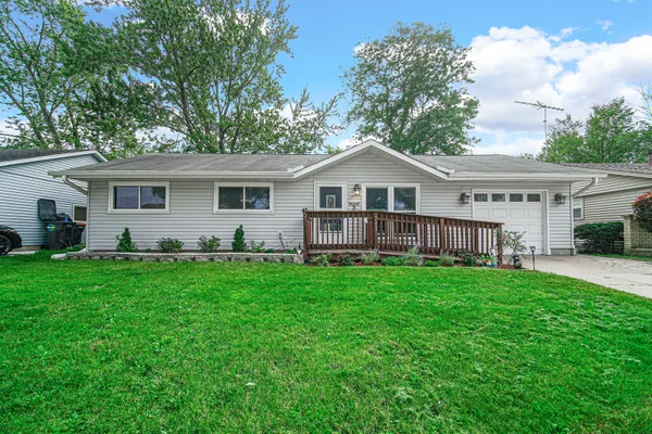 741 SURREY DR