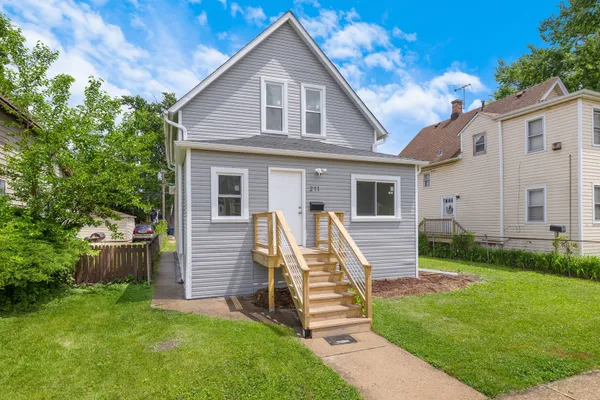 211 S 9TH AVE