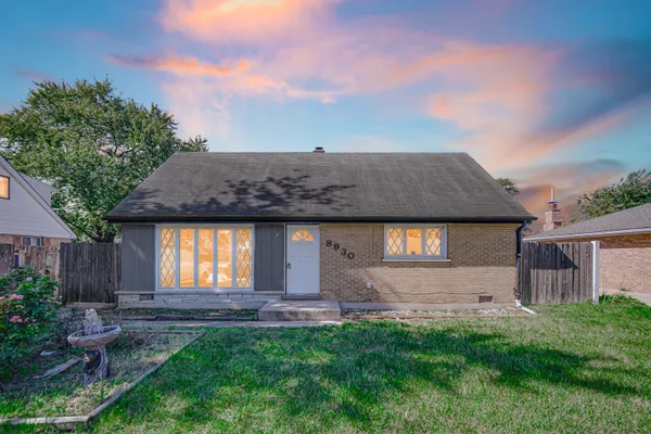 8930 SARATOGA DR