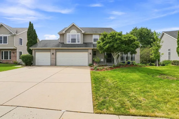 66 WHITE OAK DR