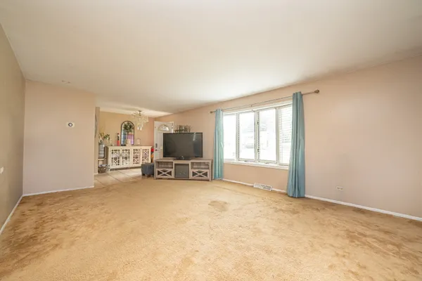 1126 HARVEST DR