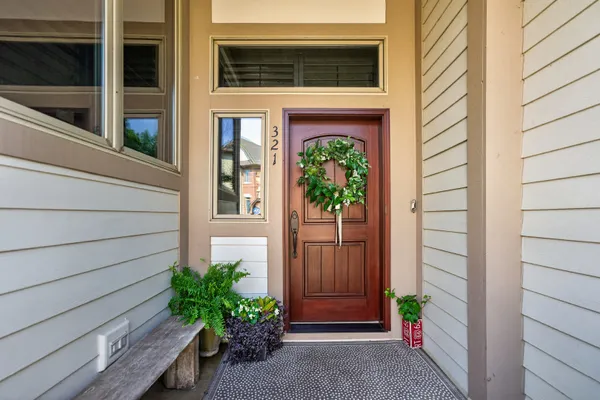 321 BROWNSTONE DR