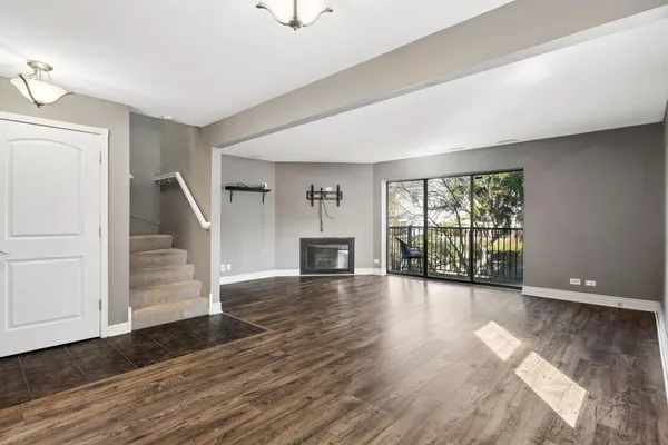 463 ELM ST 1H