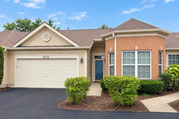 2132 CARILLON DR