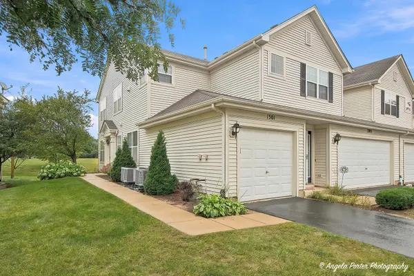 1301 WAVERLY DR 1301