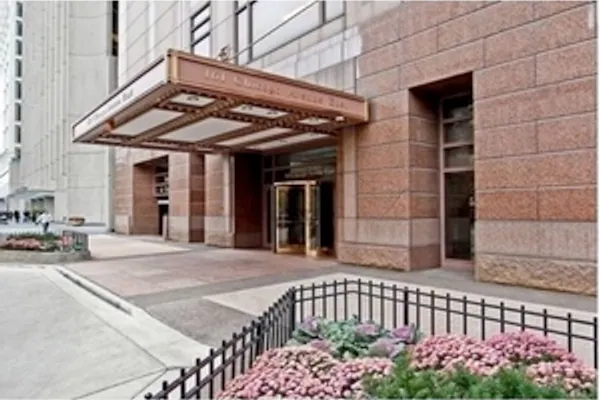 161 E CHICAGO AVE 24-02