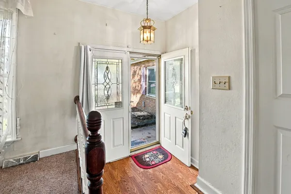 312 EARL AVE