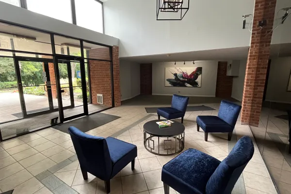 1615 E CENTRAL RD 422-C