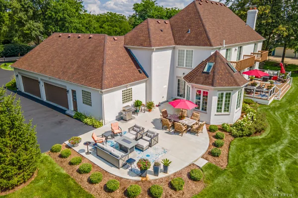 10 COREY DR