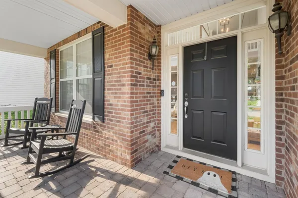 308 COMSTOCK DR