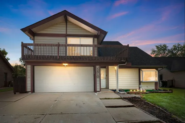 5810 EASTON CT