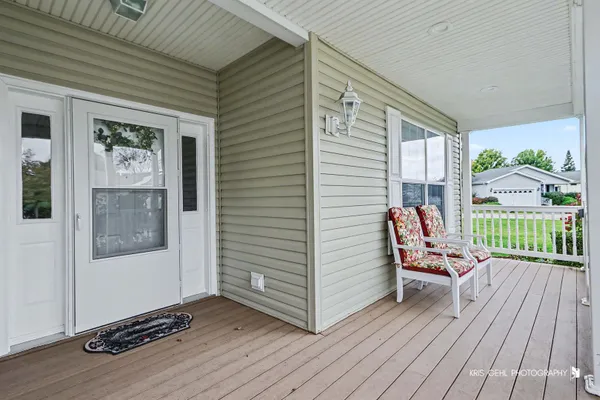 116 HITCHING POST LN