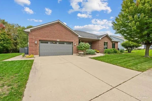 585 MILDRED DR